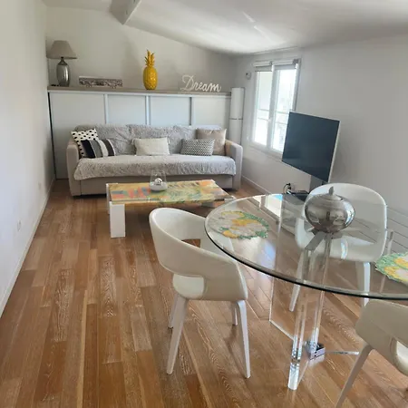 Pensión La Petite Maison De Jane 3*